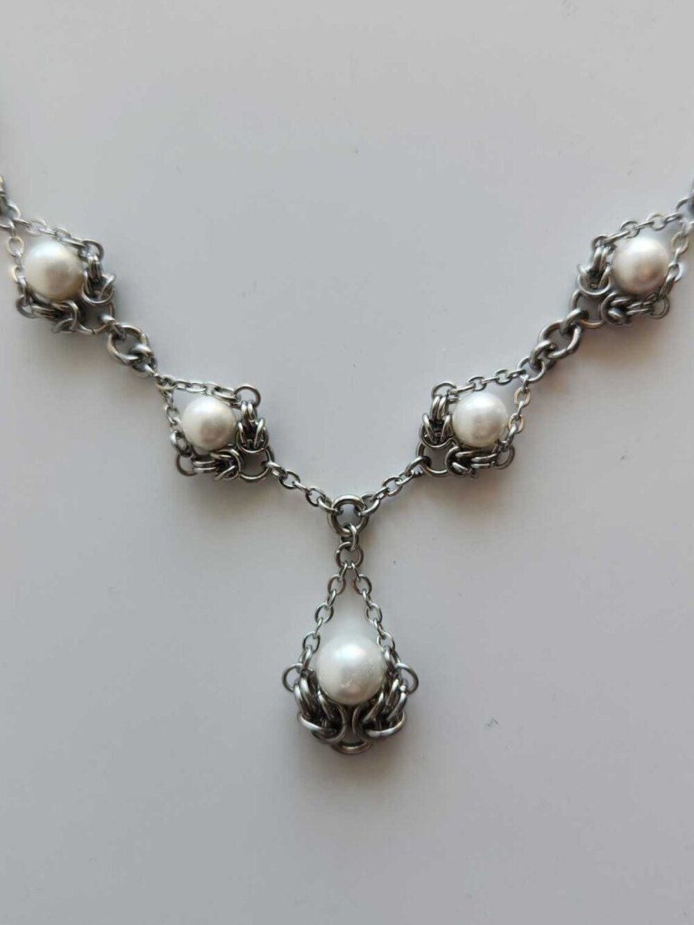 Victorian style white pearl and silver elegant necklace - Picture 6 of 10